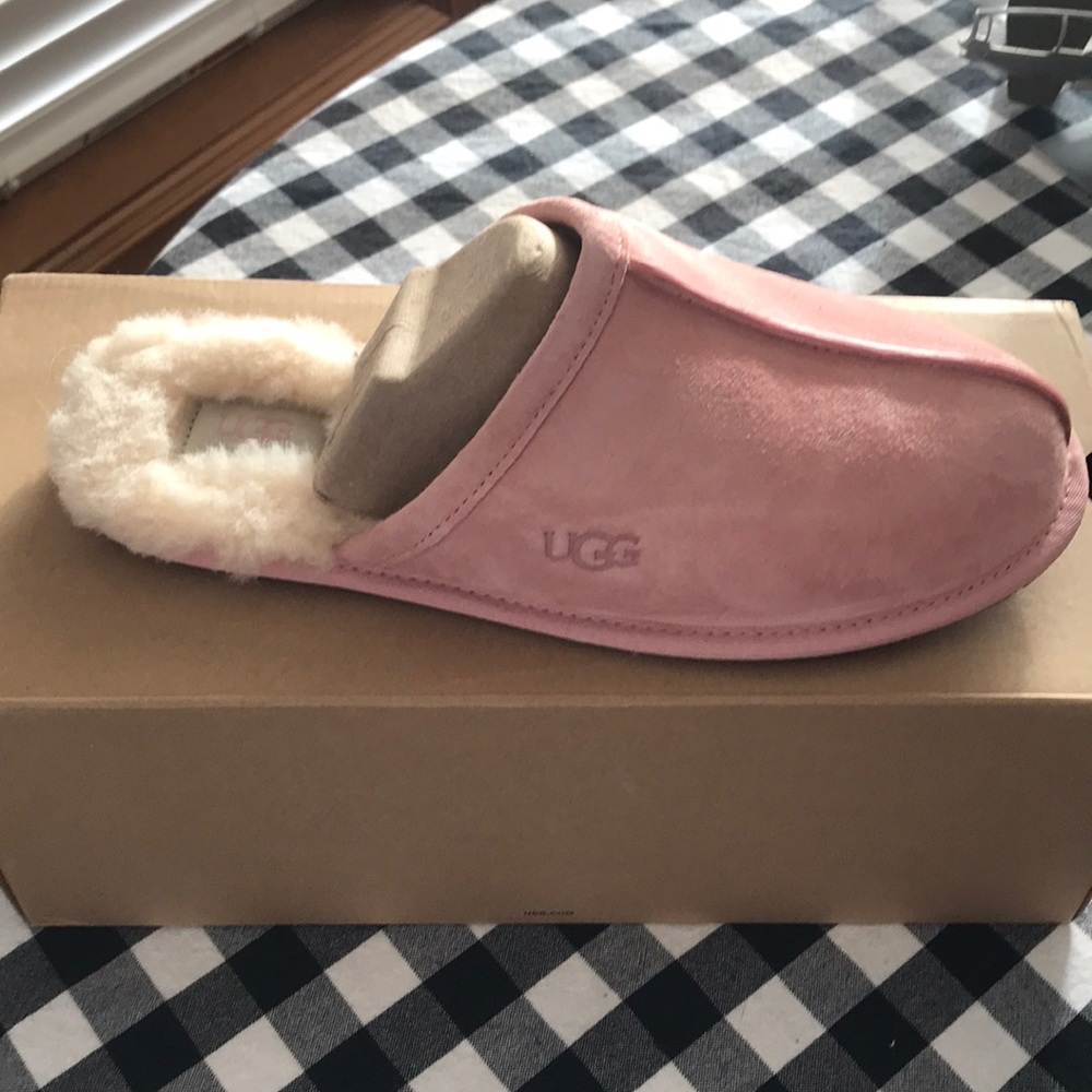 UGG slippers -pink 11